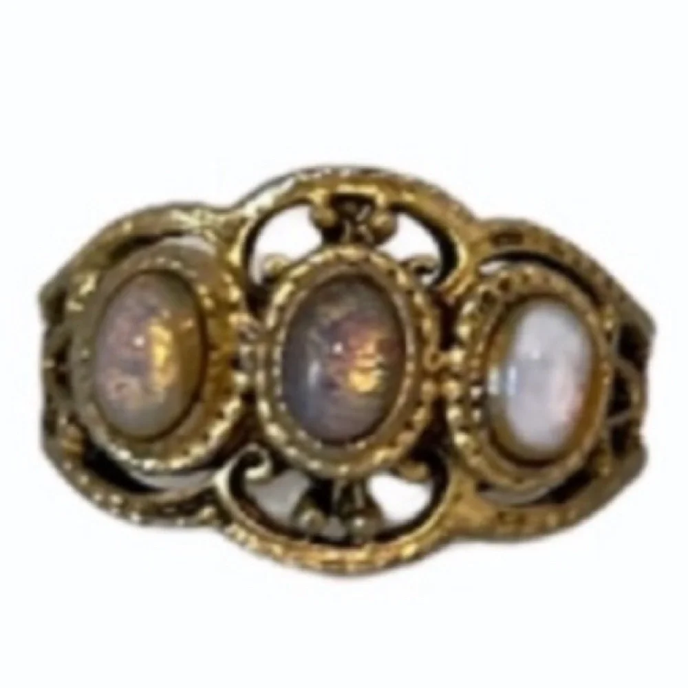 Elegant Vintage Ring 3 Stone Bezel Opal Moonstone Delicate Ornate Gold Filigree